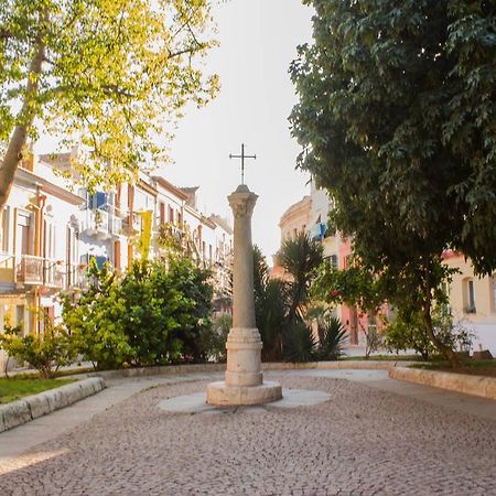 Appartamento Lilla Dei Buoni E Cattivi Cagliari Habitación foto