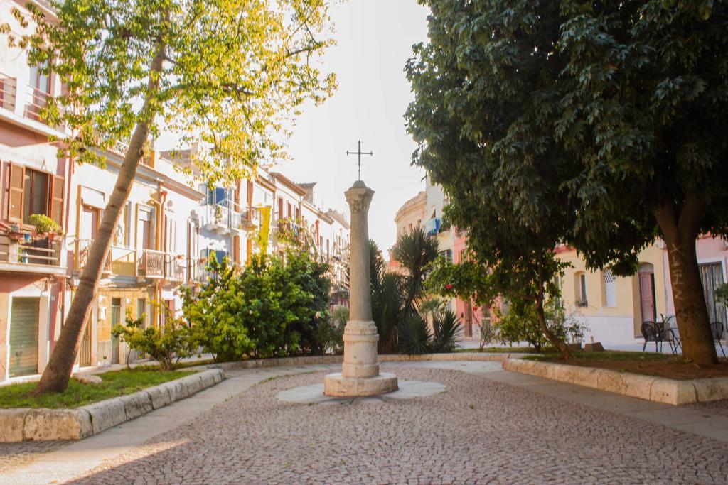 Appartamento Lilla Dei Buoni E Cattivi Cagliari Habitación foto
